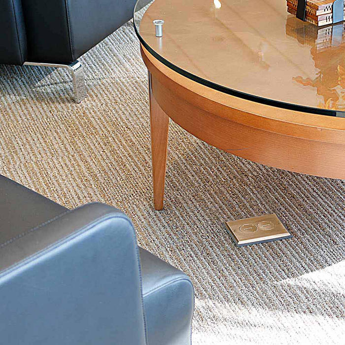 TOMA DE PISO DORADA 15 A DOBLE RECEPTACULO, A PRUEBA DE MANUPULACIONES 