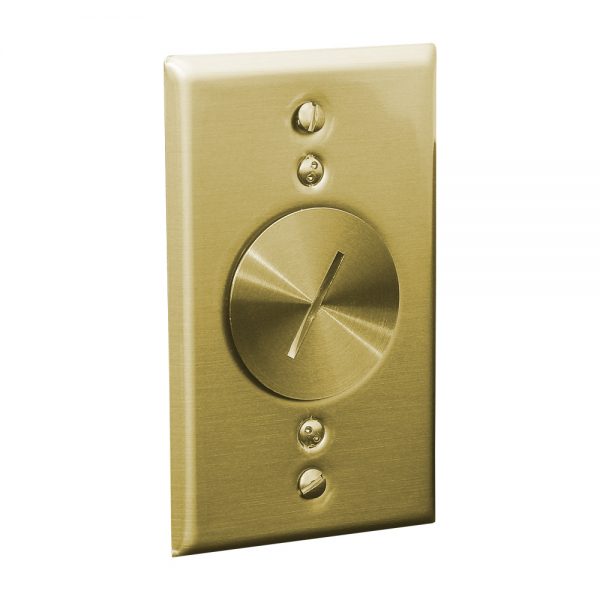 TOMA DE PISO DORADA 15 A RECEPTÁCULO INDIVIDUAL, HOJA RECTA, A PRUEBA DE MANIPULACIONES